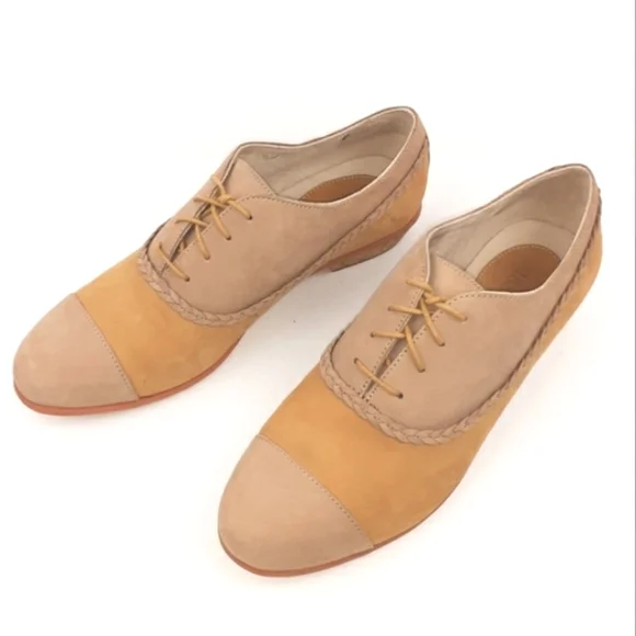 Wolverine Tan and Cream Flats - Picture 14 of 14